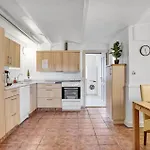 Pet Friendly In V Lägenhet
